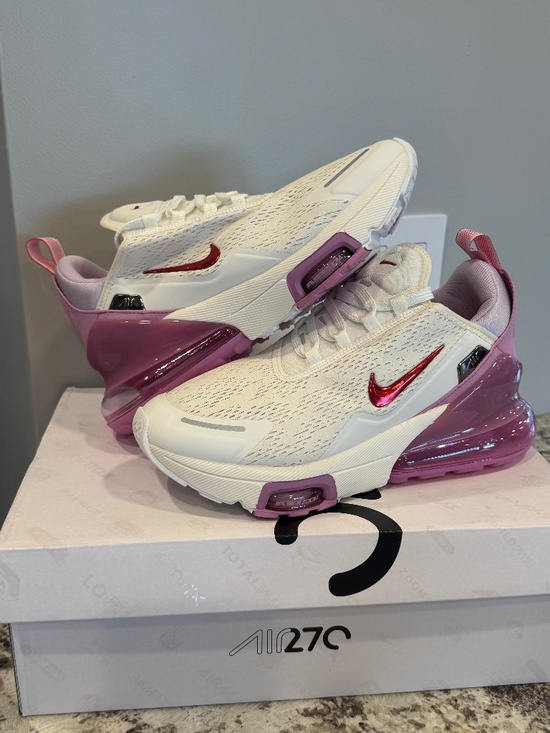 Shoes - Women’s Nike Air Max 270 Premium